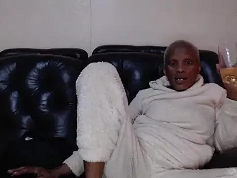 Freechat LONGBLKCLIT36 on StripChat