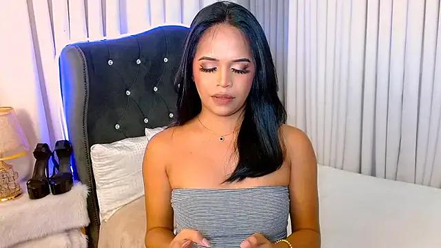 Watch Lorainnelustts, zie wants to masturbate for you Lorainnelustts from StripChat