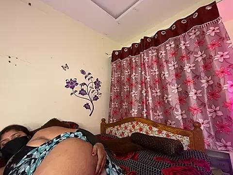 LouleyRanii on StripChat 