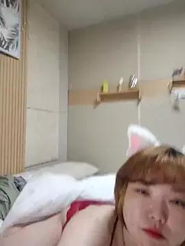 lunahong28 on StripChat 