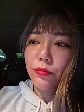 lunahong28 on StripChat 