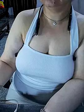Lusty_noori on StripChat 