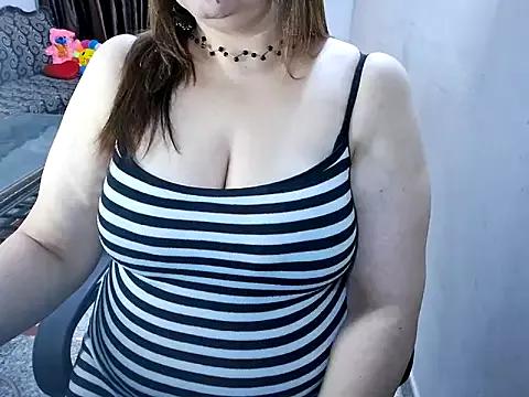 Lusty_noori on StripChat 