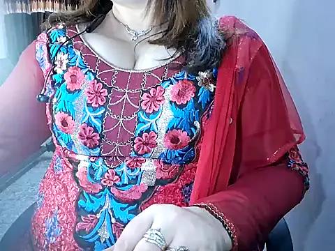 Lusty_noori on StripChat 
