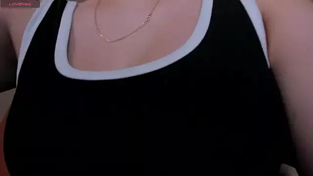 MartinnaBonnet on StripChat 