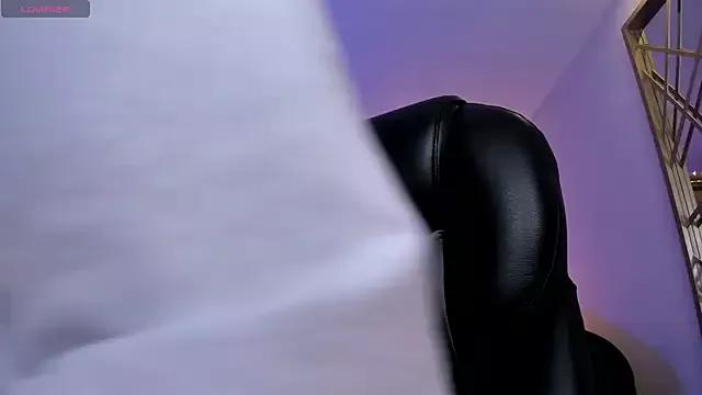 MartinnaBonnet on StripChat 