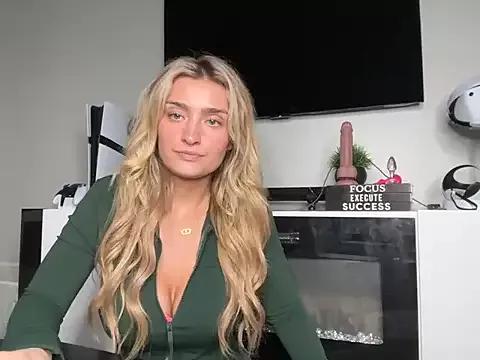 meggsworld on StripChat 