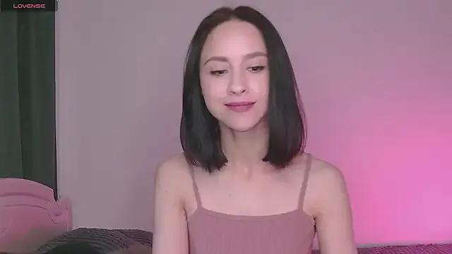 MiaSweetasHoney from StripChat