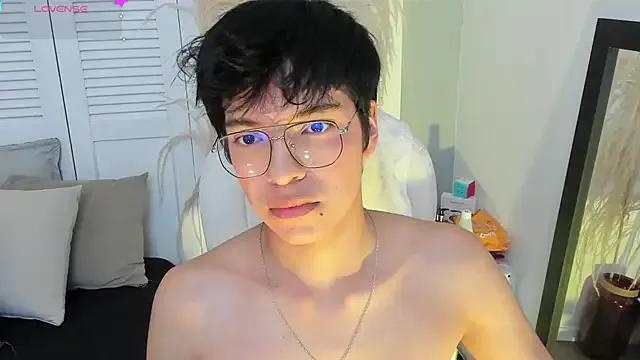 Naked Miilo_wolf wants you to fuck his body now miilo_wolf from StripChat