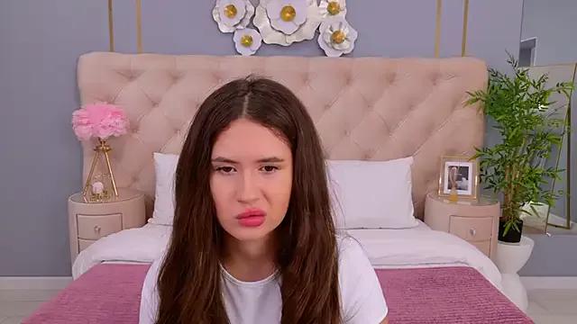 milaleoneli on StripChat 