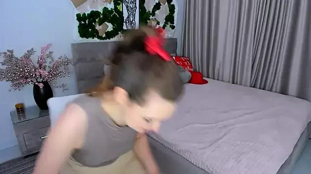 MiracleCurly on StripChat 