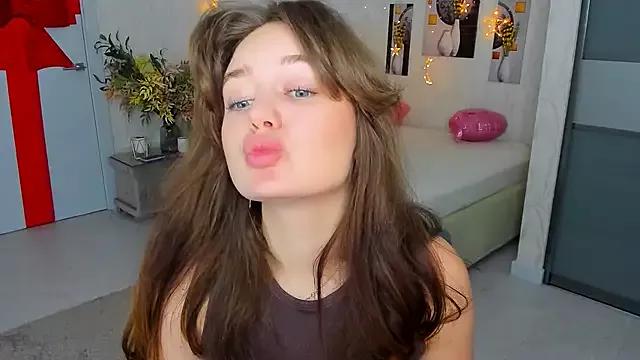 MiracleCurly on StripChat 
