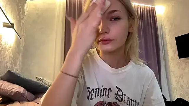 Freechat MycuteMolly on StripChat