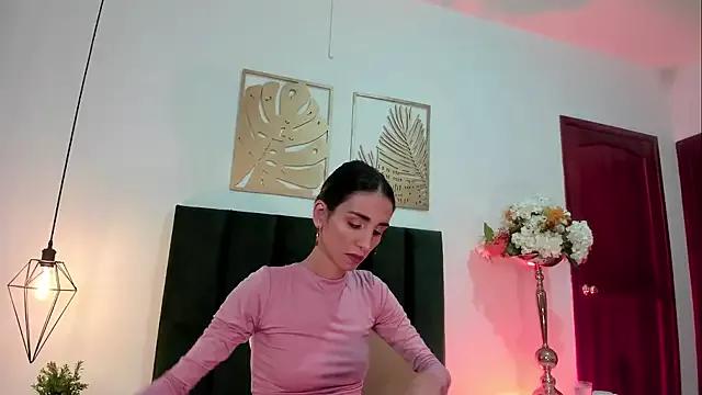 Nina_Cavaali on StripChat 