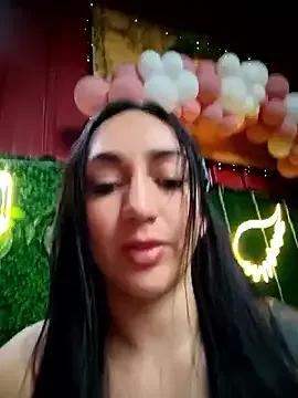 Ninabigtitied on StripChat
