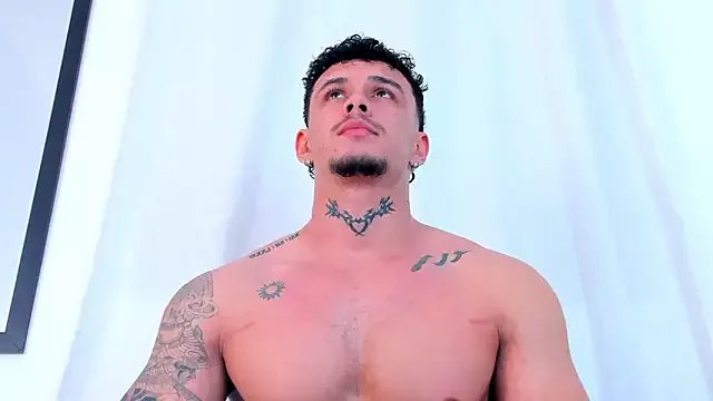 Freechat NoahhBrown on StripChat