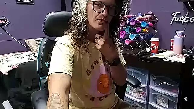 oddywithabody on StripChat 