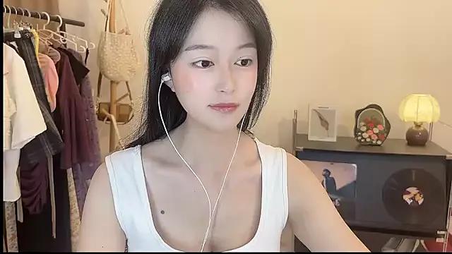 Onechestnut on StripChat 