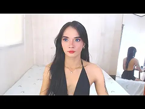 Freechat queen_lucinda on StripChat