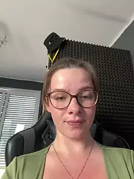 Freechat RoxiBlack on StripChat