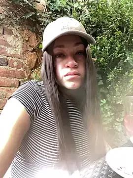 saly_rouse on StripChat 