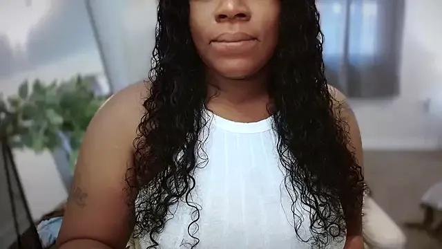 selena42 on StripChat 
