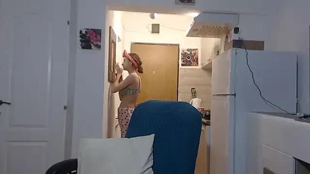 Freechat simyhvn on StripChat