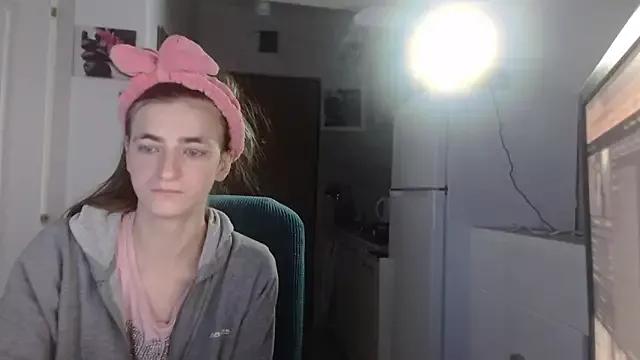 Freechat simyhvn on StripChat