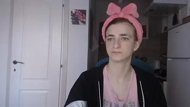 Freechat simyhvn on StripChat