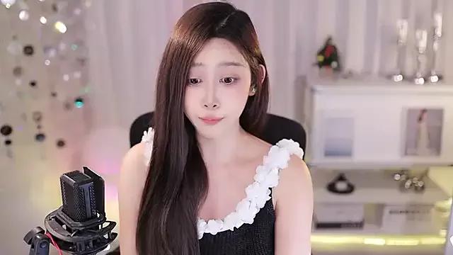 SleepArtist on StripChat 