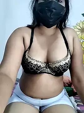 SLZAARA on StripChat 