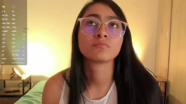 SoffiaRose on StripChat 