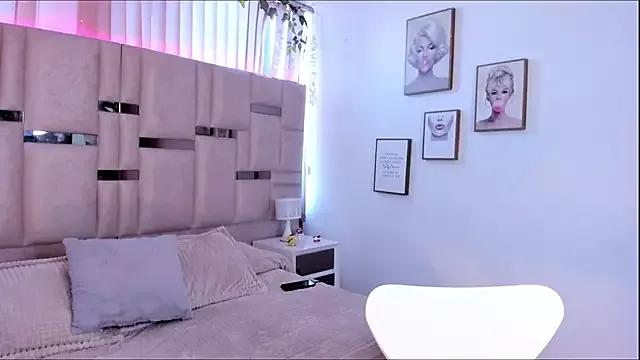 Stefanie_Fiore on StripChat 