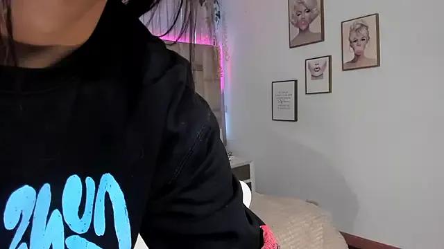 Stefanie_Fiore on StripChat 