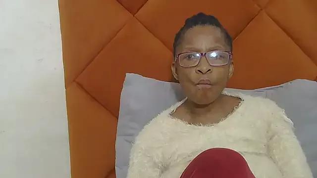 Sugarpoppy24 on StripChat 