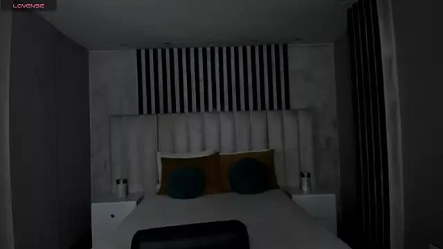 SunnyRivers on StripChat 