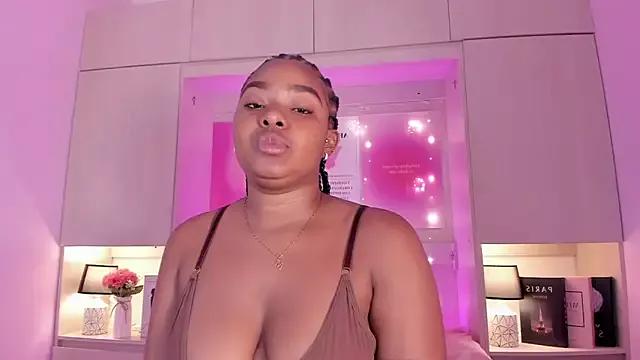 tamaraa_smiith on StripChat 