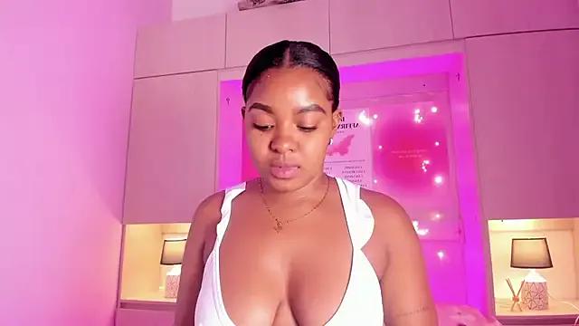 tamaraa_smiith on StripChat 