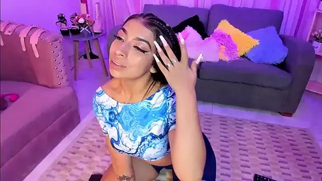 TeennNaugthy18 on StripChat 