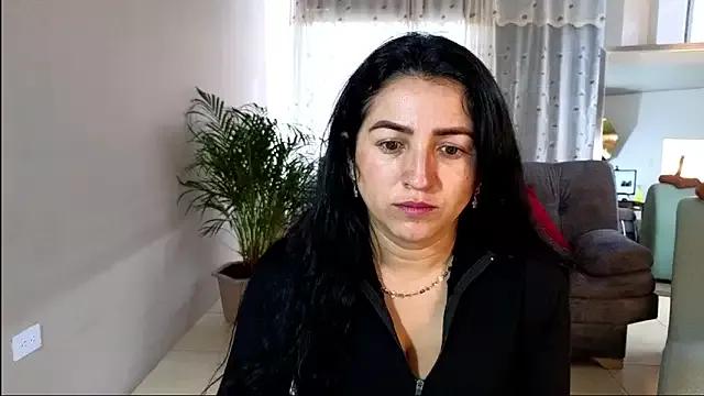 tessa_drawing on StripChat 
