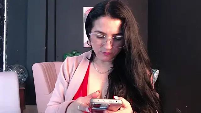 tessa_drawing on StripChat 