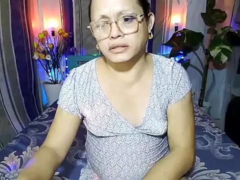 Freechat UrAsianPrincessDanie on StripChat