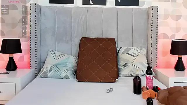 Watch sexy escort Vivi_ruby vivi_ruby from StripChat