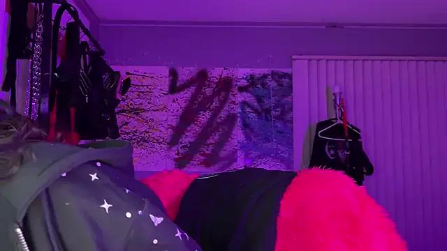 Try 23 years old xoFrankie from StripChat xoFrankie from StripChat