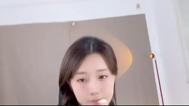 StripChat Yiyi5588 yiyi5588 from StripChat