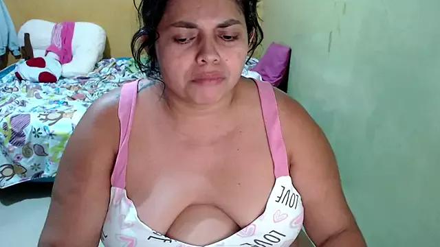 yulieth_bbw on StripChat 