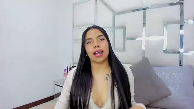 ZoeWan69 on StripChat 